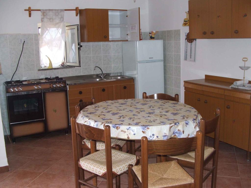 Appartamenti Salusai Trinità dʼAgultu Szoba fotó
